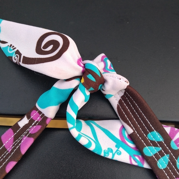 Two String Bikini Tops - Michael Kors, Size Small, & Body Glove, Girl's … - Picture 10 of 14